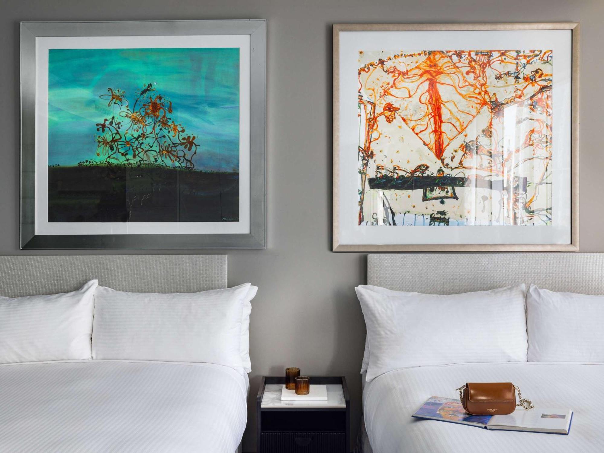 The Olsen Melbourne Art Series Ngoại thất bức ảnh Artwork by Mark Rothko in a guest room at the Four Seasons Hotel, Washington, D.C.
