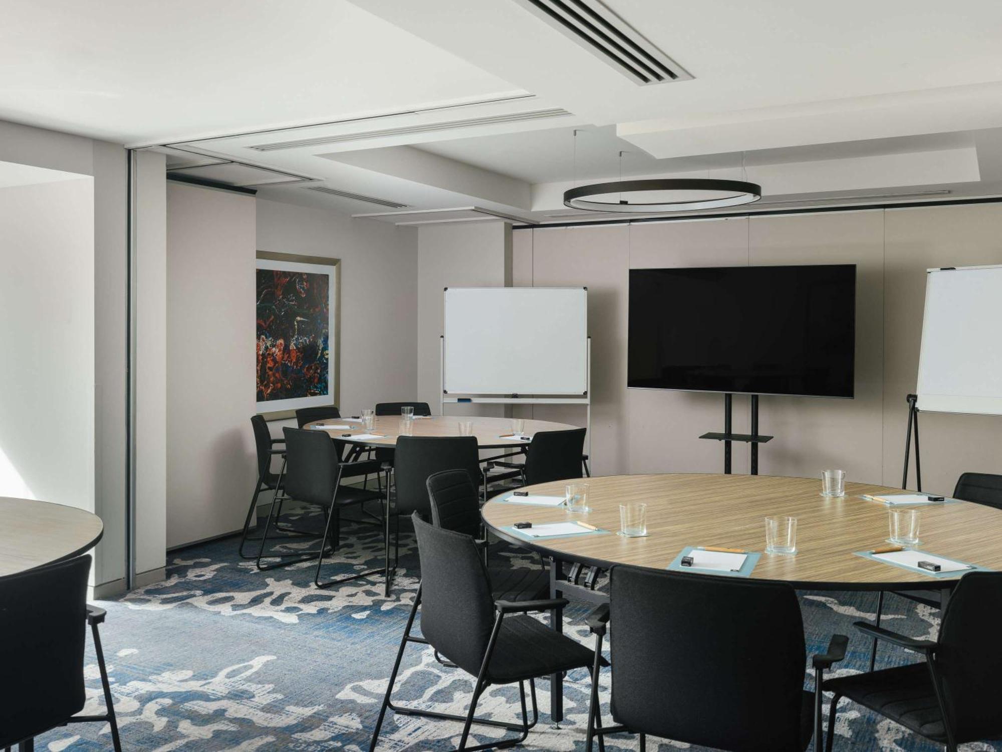 The Olsen Melbourne Art Series Ngoại thất bức ảnh Meeting room