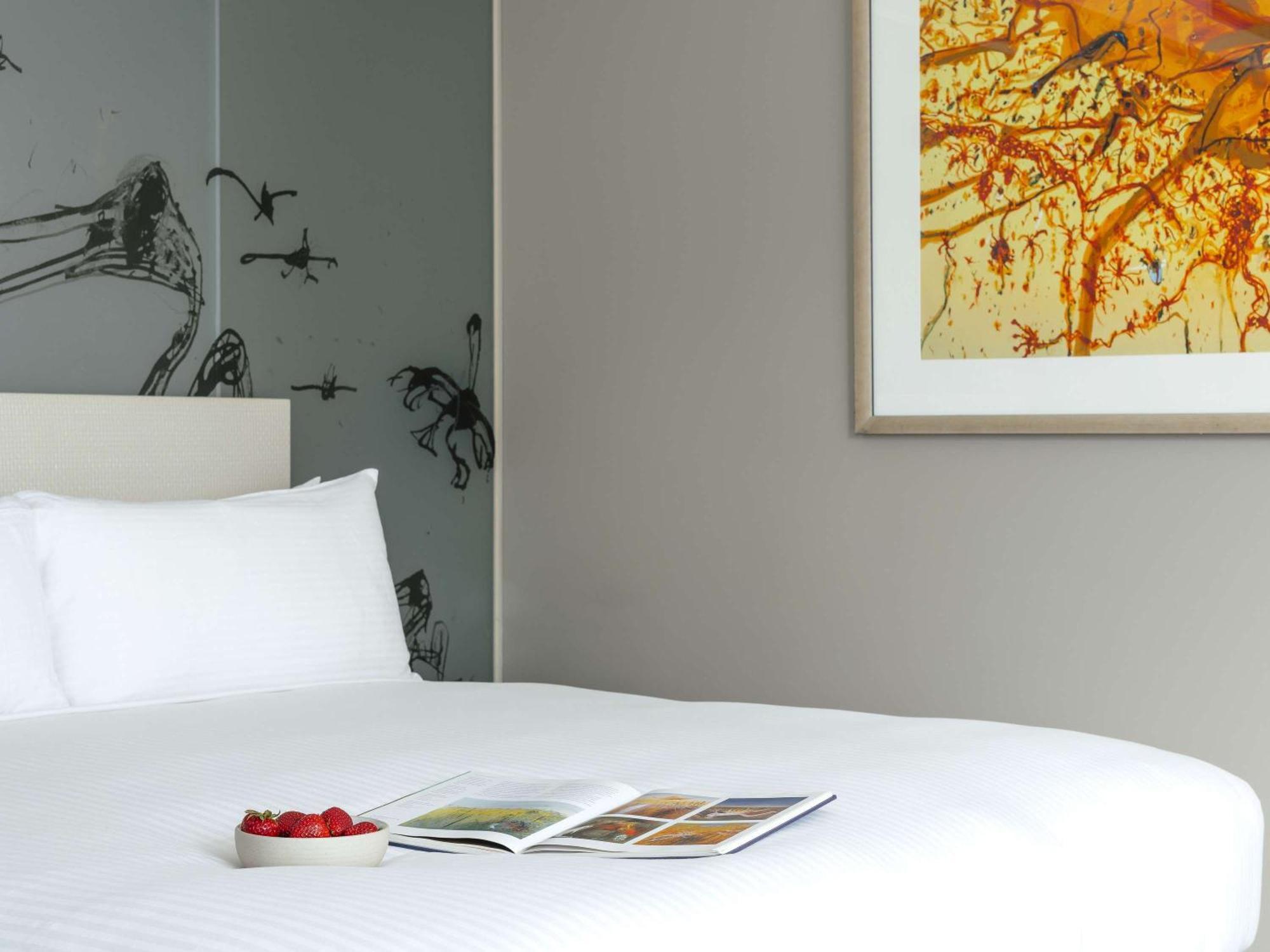 The Olsen Melbourne Art Series Ngoại thất bức ảnh A room at the hotel